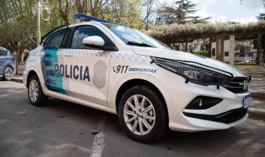 EL MUNICIPIO PRESENTÓ DOS NUEVOS PATRULLEROS PARA FORTALECER LA SEGURIDAD