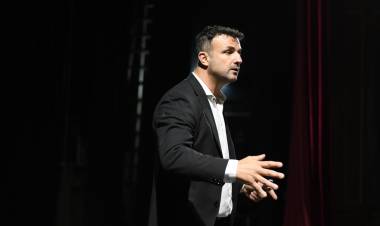 PABLO CUNSOLO BRINDÓ UNA CHARLA EN EL TEATRO ESPAÑOL