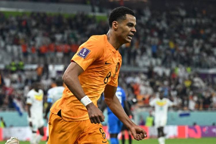 Paises Bajos le ganó a Senegal en el debut por 2 a 0