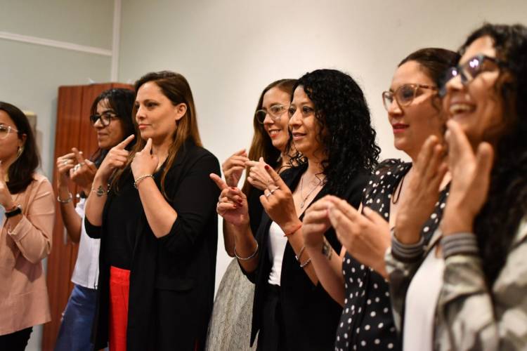 EMPLEADOS MUNICIPALES SE CAPACITARON EN LENGUA DE SEÑAS