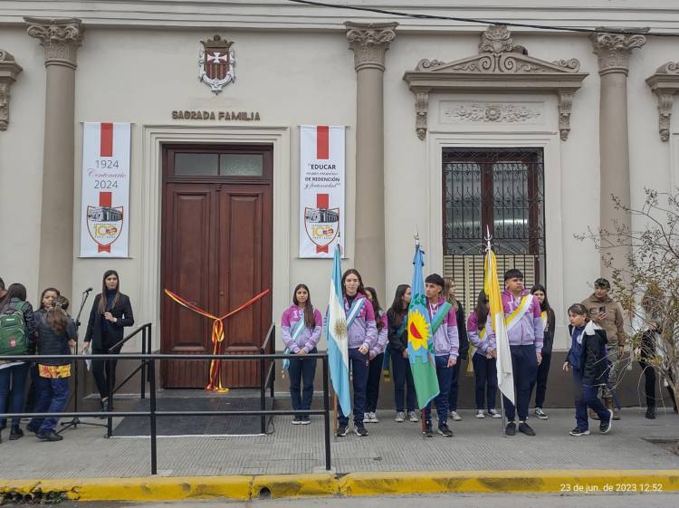 100 AÑOS DE LA ESCUELA SAGRADA FAMILIA