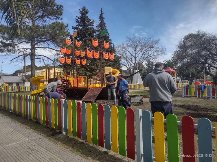 REFORMA Y PUESTA EN VALOR DE EN LA PLAZA JOSE GARIBALDI