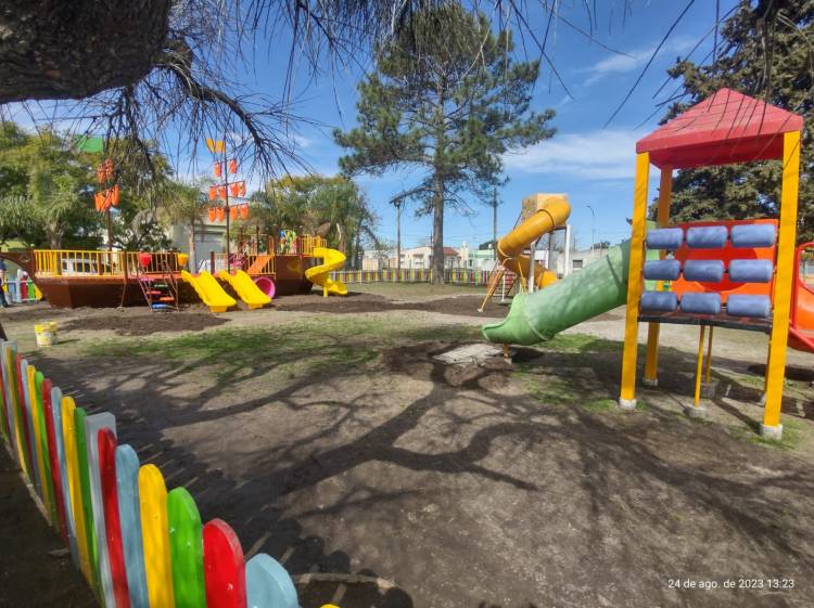REFORMA Y PUESTA EN VALOR DE EN LA PLAZA JOSE GARIBALDI