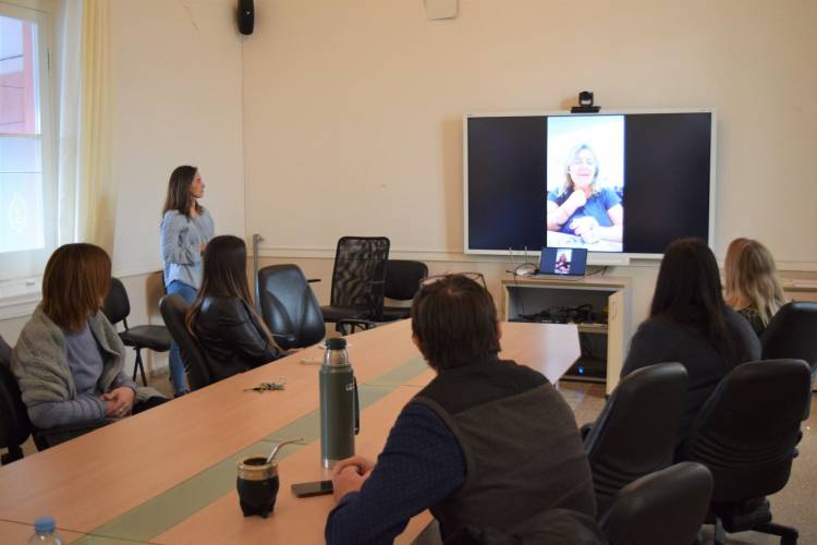 Capacitación en lengua de señas para los empleados municipales