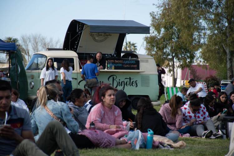 MAGDALENA FESTEJÓ LA LLEGADA DE LA PRIMAVERA Y EL DÍA DEL ESTUDIANTE A PURA MÚSICA 