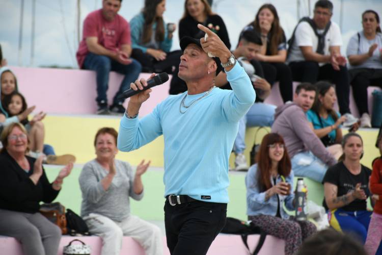  LA CUMBIA COLMÓ EL ANFITEATRO