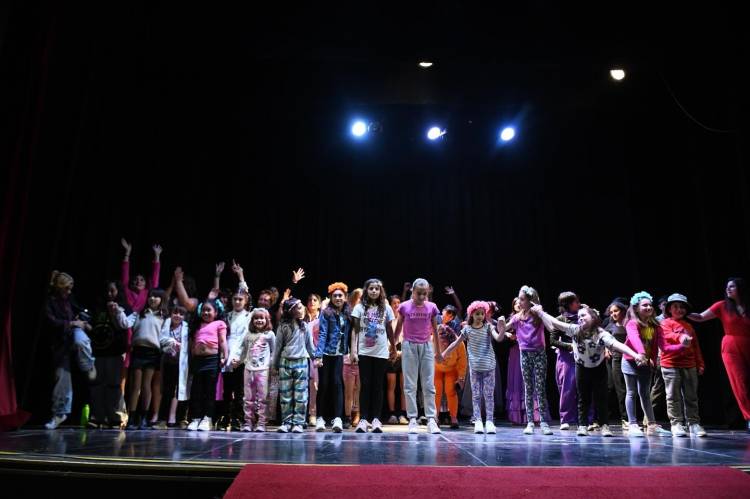 LOS TALLERES MUNICIPALES SE LUCIERON EN EL TEATRO ESPAÑOL
